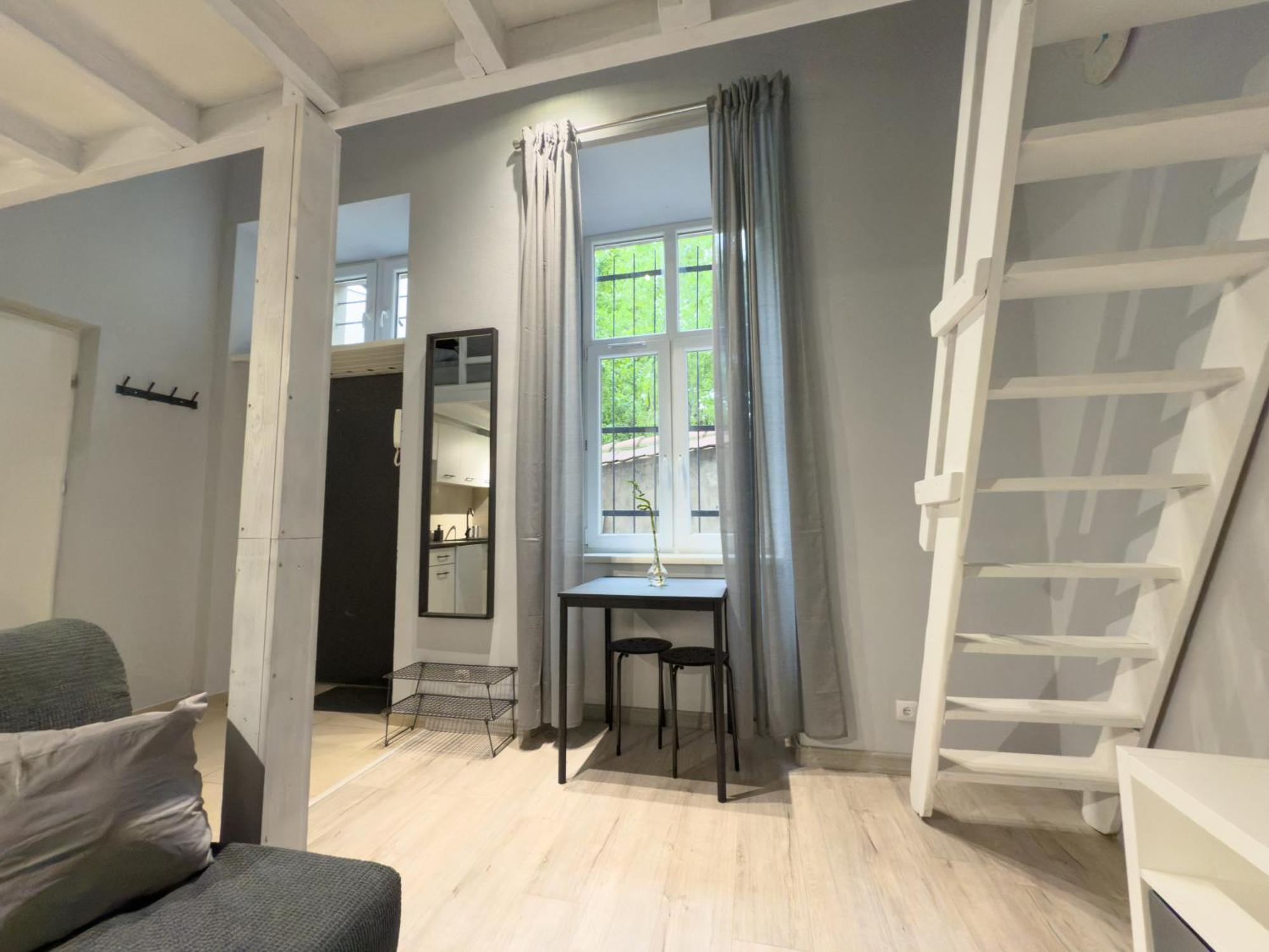 Z Antresola I Prywatnym Patio Apartment Krakau